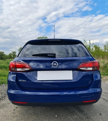 Opel Astra cena 42500 przebieg: 122000, rok produkcji 2019 z Otwock małe 466